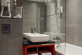 Timhotel Opéra Blanche Fontaine