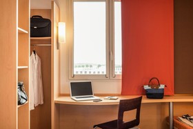 Hôtel ibis Paris Pont de Suresnes