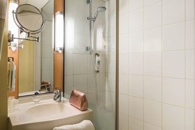 Hôtel ibis Paris Pont de Suresnes