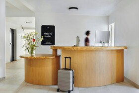 Yvette Hotel Porte de Versailles Sonder by Marriott Bonvoy