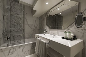 Le Louis Versailles Château Hotel - MGallery