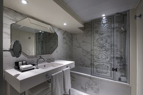 Le Louis Versailles Château Hotel - MGallery