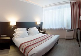 Hotel Black & Green