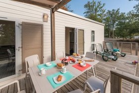 The Alicourts Resort