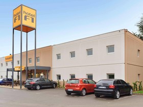 hotelF1 Blois Nord