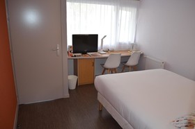 Hotel initial La Roche-sur-Yon  by balladins