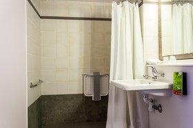 Hotel initial La Roche-sur-Yon  by balladins