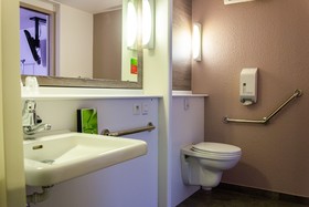 Hotel initial La Roche-sur-Yon  by balladins