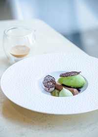 Ezia, Restaurant & Hôtel