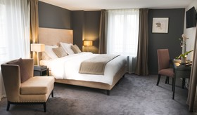 Ezia, Restaurant & Hôtel