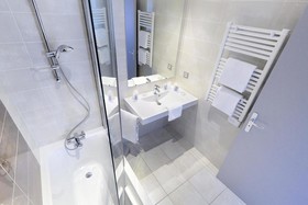 Hôtel Kyriad Saint Chély d'Apcher - Aire de la Lozère