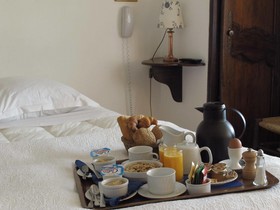 Cacharel Hotel