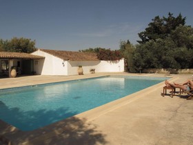 Cacharel Hotel