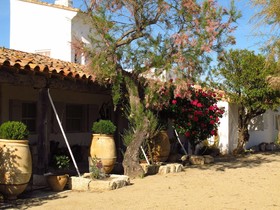 Cacharel Hotel