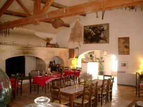 Cacharel Hotel