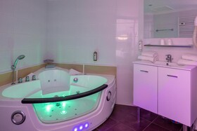 The Originals City, Hôtel Les Dômes, Perpignan Sud Saleilles