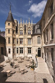 Hôtel de Bourgtheroulde, Autograph Collection