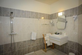 Brit Hotel Le Cygne