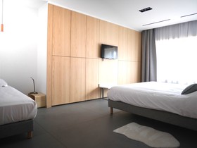 Le Chat Qui Dort-Suites