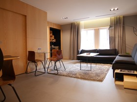 Le Chat Qui Dort-Suites