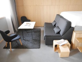 Le Chat Qui Dort-Suites