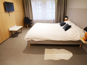 Le Chat Qui Dort-Suites