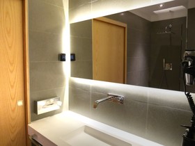 Le Chat Qui Dort-Suites