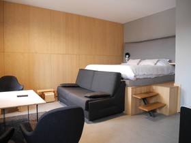 Le Chat Qui Dort-Suites