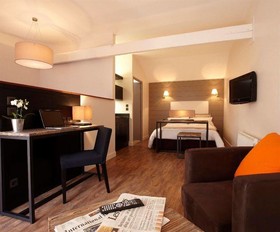 SweetÔme Aparthotel