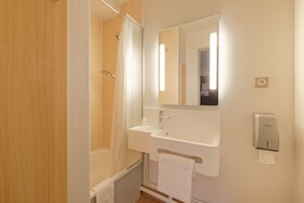 B&B Hôtel Lens Noyelles Godault