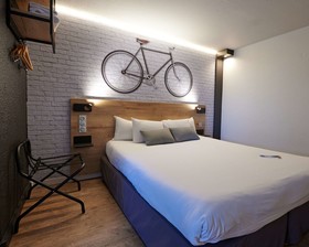 Kyriad Hotel Laval