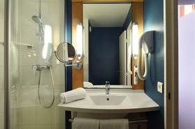 B&B HOTEL Le Mans Centre Cathédrale