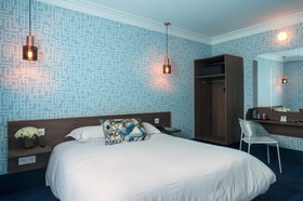 L'Hotel