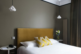 L'Hotel