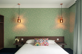 L'Hotel