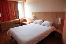 ibis Albert