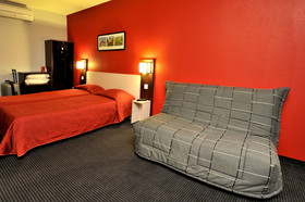B&B HOTEL Compiègne Thourotte