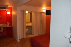 Première Classe Creil - Villers Saint Paul