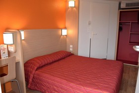 Première Classe Creil - Villers Saint Paul
