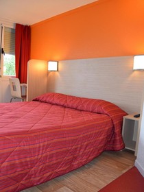 Première Classe Creil - Villers Saint Paul