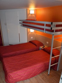 Première Classe Creil - Villers Saint Paul