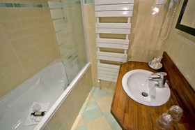 Hipotel Hostellerie Du Lys
