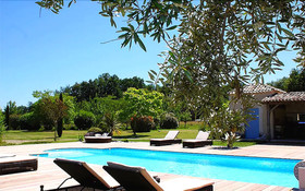 Domaine Des Doucins & Spa-Gite Cypres