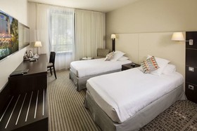 Mercure Aix-en-Prov. La Duranne Gare