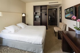 Mercure Aix-en-Prov. La Duranne Gare