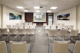 Mercure Aix-en-Prov. La Duranne Gare