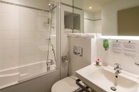 Mercure Aix-en-Prov. La Duranne Gare