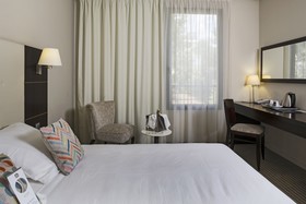 Mercure Aix-en-Prov. La Duranne Gare
