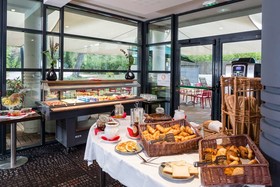 Mercure Aix-en-Prov. La Duranne Gare