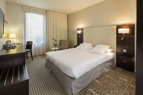 Mercure Aix-en-Prov. La Duranne Gare